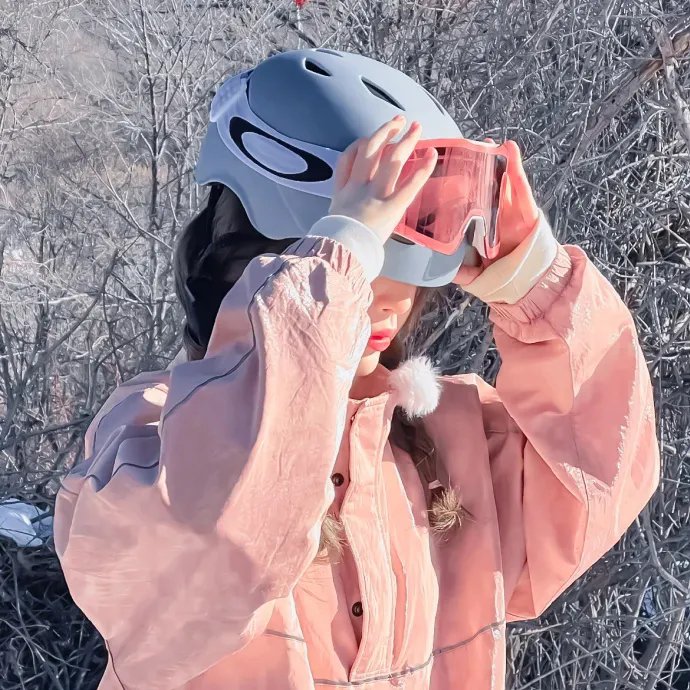 莫斯科来的香烟女孩